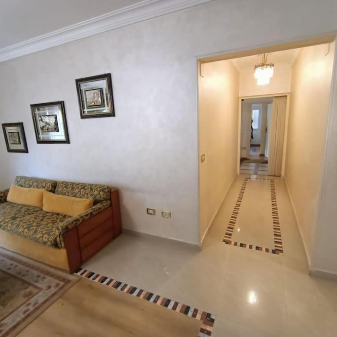 Lovely Furnished 2-bedroom With Balcony Апартаменты Каир
